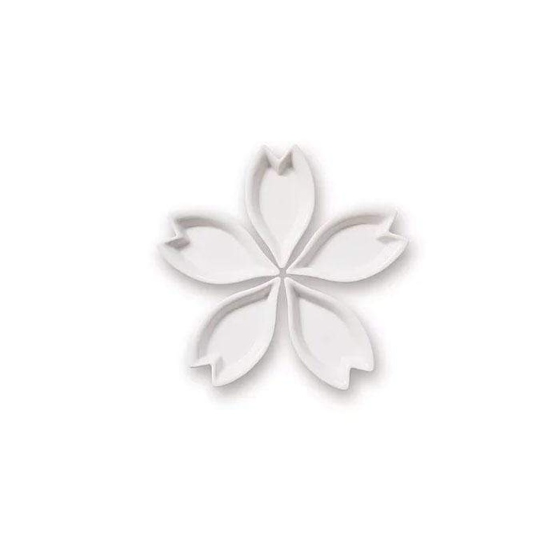 Hiracle Sakura Porcelain Petal Plates