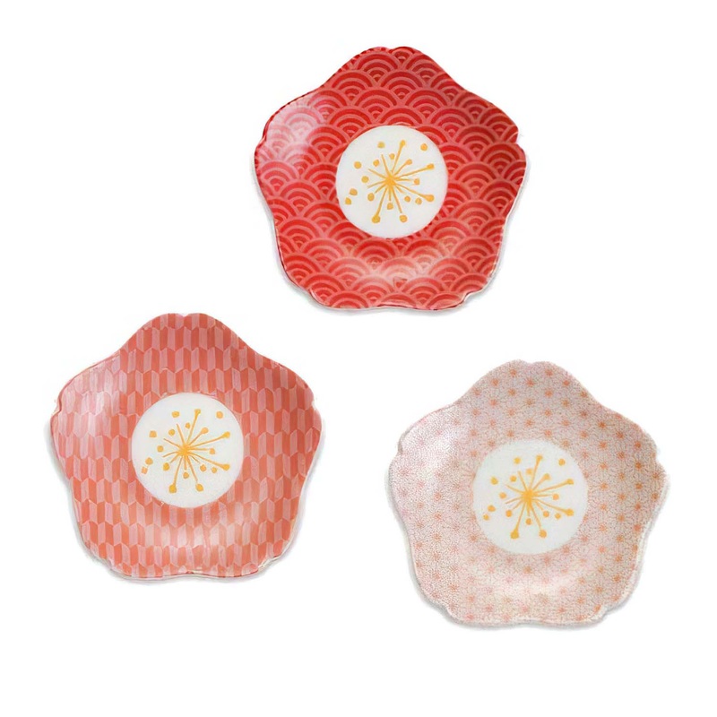 Harekutani Porcelain Sakura Plate Set (3 Plates)