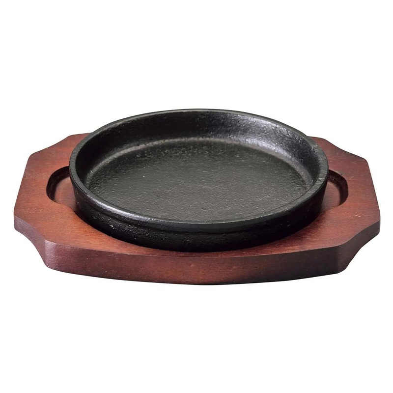 Sanwa Seiki Cast Iron Round Sizzler Platter for Gyoza with Wooden Base