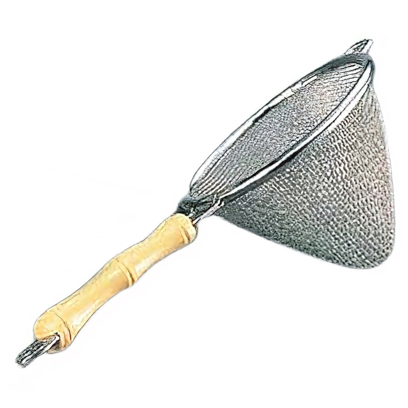 Wada Stainless Steel Triangle Tea Strainer with Plastic Handle